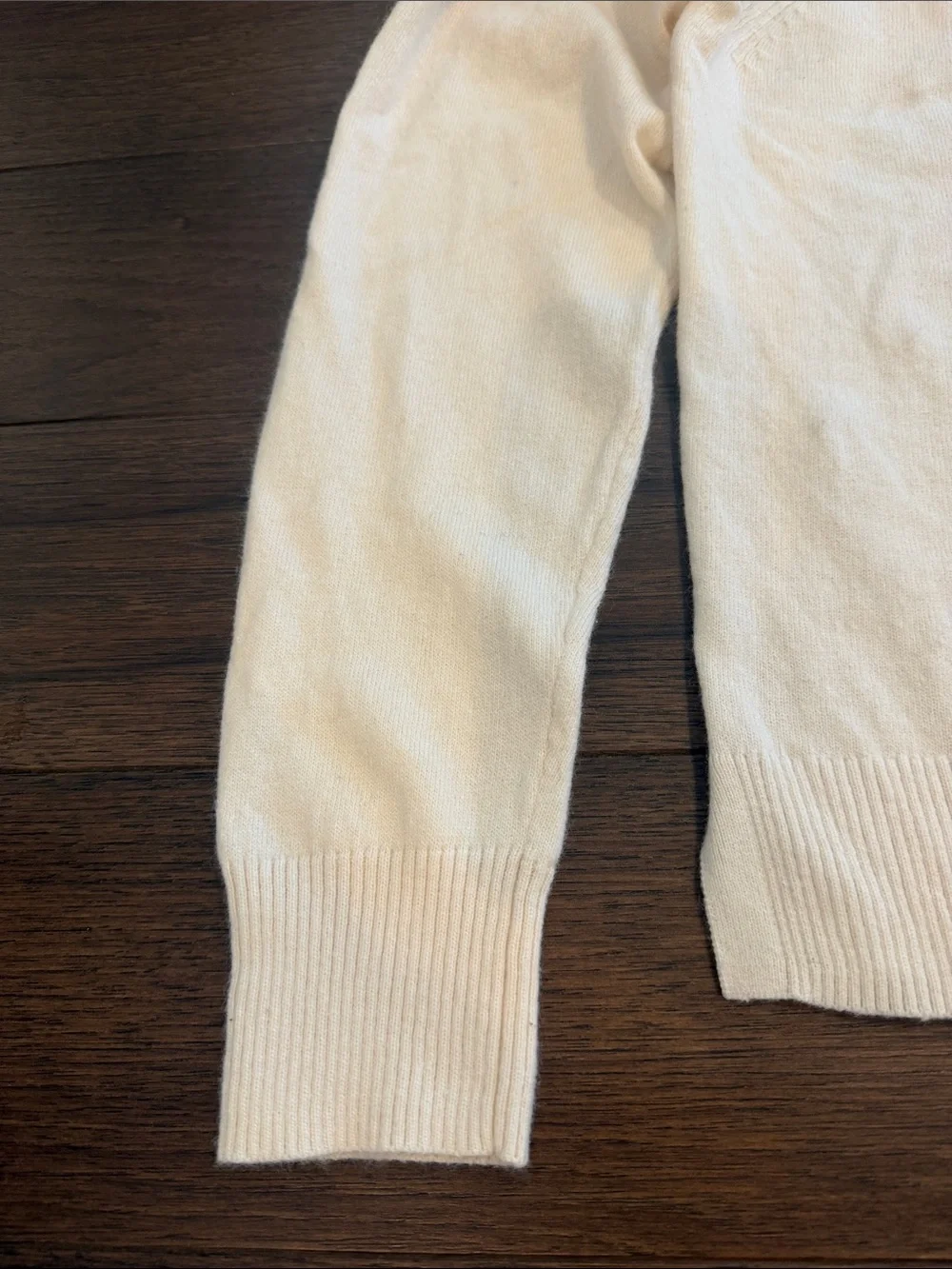 J. Crew Cream Crewneck Sweater Size Medium - C27-102